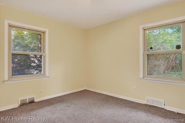 17228 Sunnybrook Drive, Southfield, MI 48076