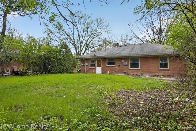 17228 Sunnybrook Drive, Southfield, MI 48076