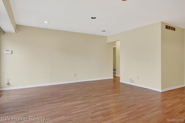 17228 Sunnybrook Drive, Southfield, MI 48076