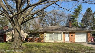 17228 Sunnybrook Drive, Southfield, MI 48076