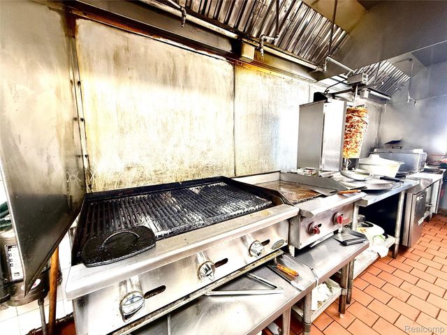 13710 W Warren Avenue, Dearborn, MI 48126