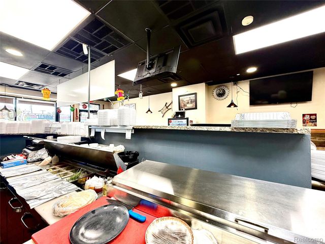 13710 W Warren Avenue, Dearborn, MI 48126