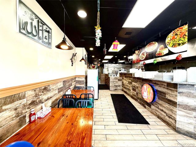 13710 W Warren Avenue, Dearborn, MI 48126