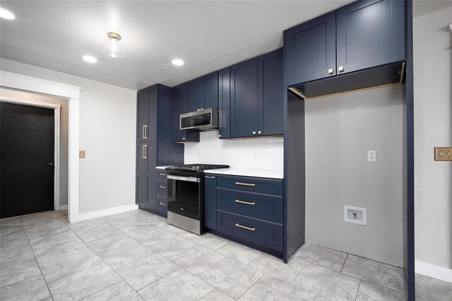 108 W Parkland Drive, Yukon, OK 73099