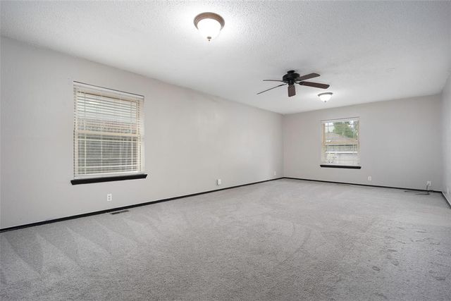 108 W Parkland Drive, Yukon, OK 73099