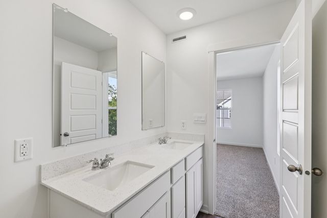 1401 Oakfield Lane, Pingree Grove, IL 60140