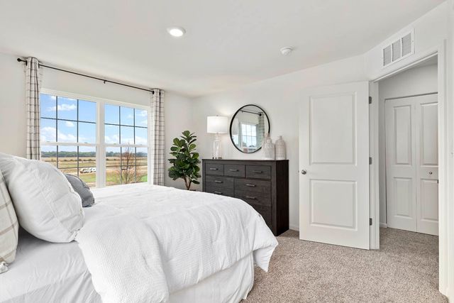 1401 Oakfield Lane, Pingree Grove, IL 60140