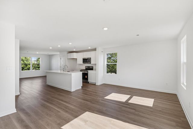 1401 Oakfield Lane, Pingree Grove, IL 60140