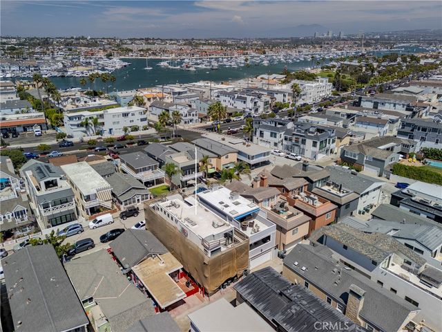 1913 Court Street, Newport Beach, CA 92663