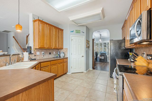 8306 Piney Wood Run, San Antonio, TX 78255