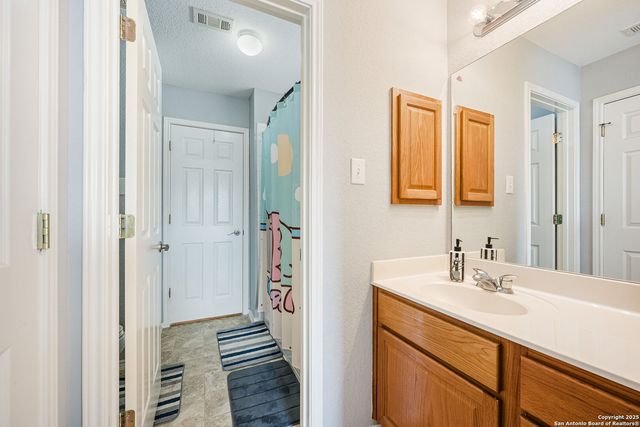 8306 Piney Wood Run, San Antonio, TX 78255