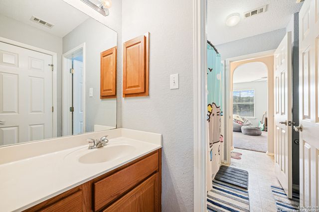 8306 Piney Wood Run, San Antonio, TX 78255