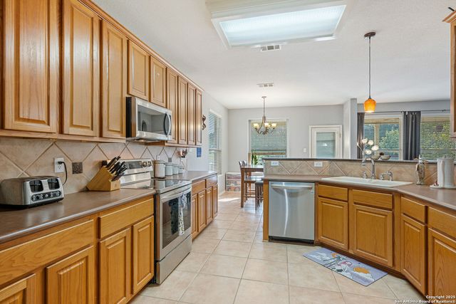 8306 Piney Wood Run, San Antonio, TX 78255