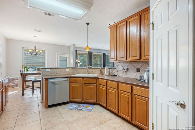 8306 Piney Wood Run, San Antonio, TX 78255