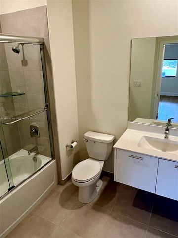 8031 NW 104th Ave 22, Doral, FL 33178