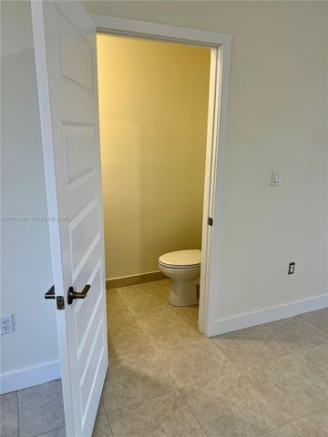 8031 NW 104th Ave 22, Doral, FL 33178