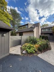 41350 N Woodward Avenue W 8, Bloomfield Hills, MI 48304