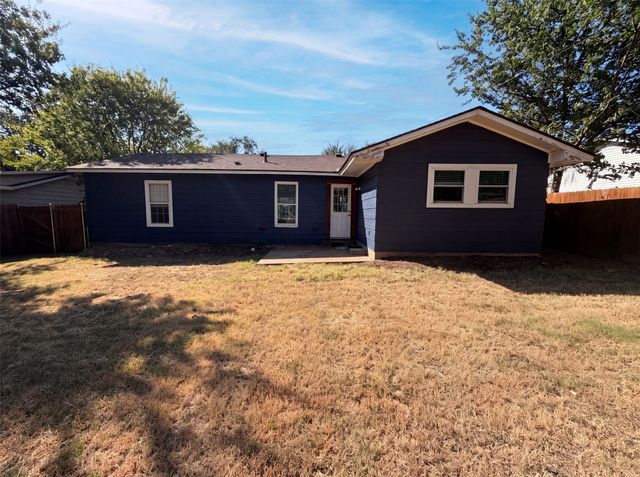 1012 Turner Street, Cleburne, TX 76033