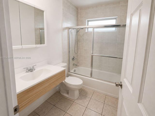 9110 SW 44th St, Miami, FL 33165