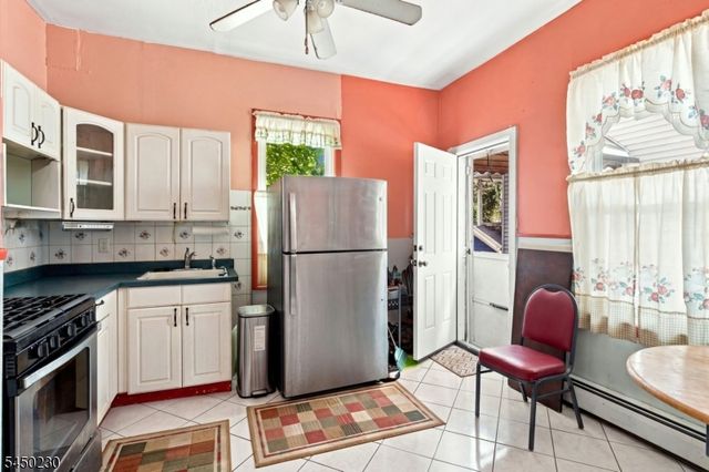 186 Culver Ave, Jersey City, NJ 07305