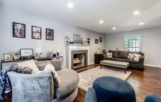 1200 Fuquay Road, Evansville, IN 47715