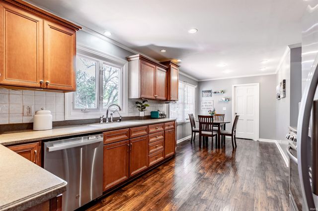 1200 Fuquay Road, Evansville, IN 47715