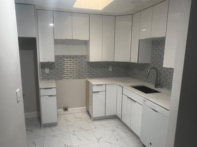 3502 Waterview Circle, Palm Springs, FL 33461