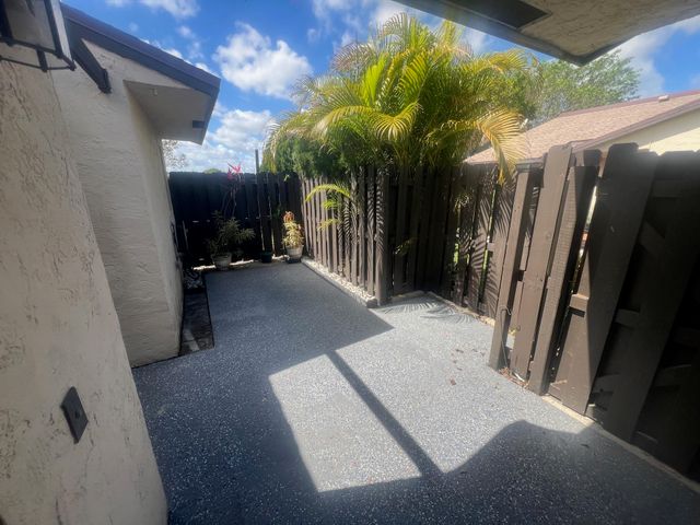 3502 Waterview Circle, Palm Springs, FL 33461