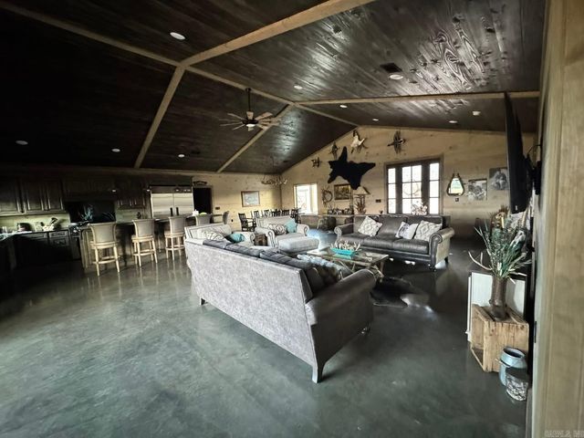 90 Mitchell Road, Batesville, AR 72501