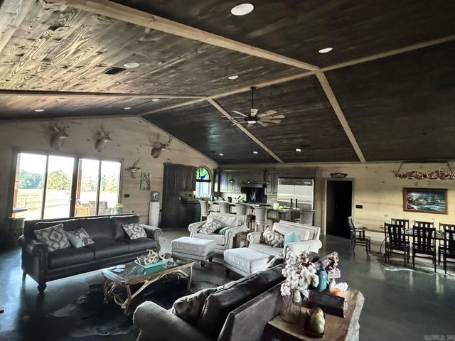 90 Mitchell Road, Batesville, AR 72501