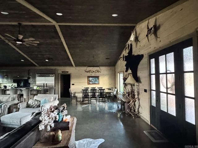 90 Mitchell Road, Batesville, AR 72501