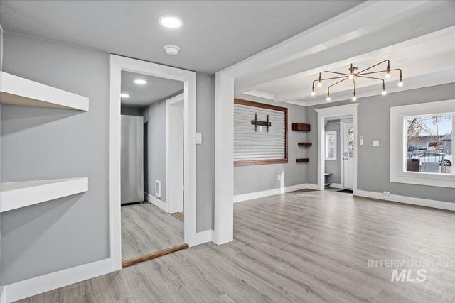 207 10th Avenue N., Nampa, ID 83687