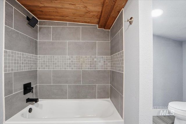 207 10th Avenue N., Nampa, ID 83687