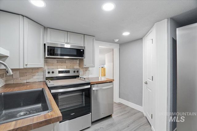 207 10th Avenue N., Nampa, ID 83687