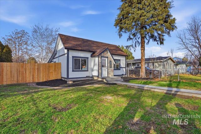 207 10th Avenue N., Nampa, ID 83687