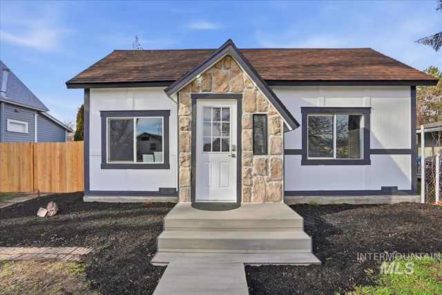 207 10th Avenue N., Nampa, ID 83687