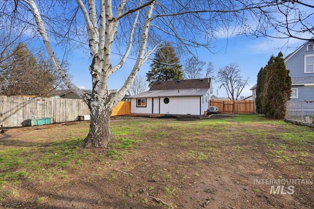 207 10th Avenue N., Nampa, ID 83687