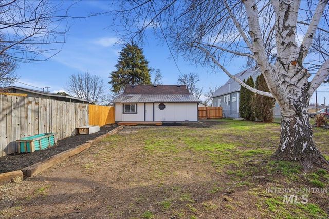 207 10th Avenue N., Nampa, ID 83687