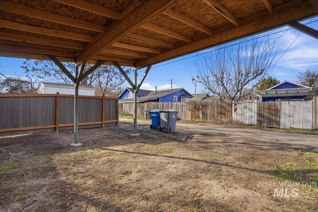 207 10th Avenue N., Nampa, ID 83687