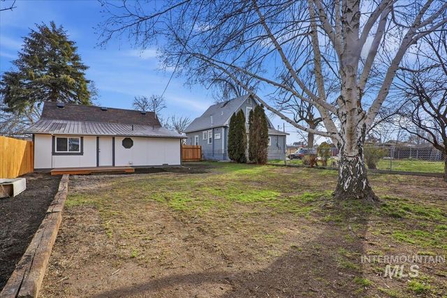 207 10th Avenue N., Nampa, ID 83687