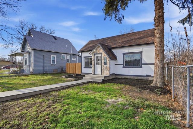 207 10th Avenue N., Nampa, ID 83687