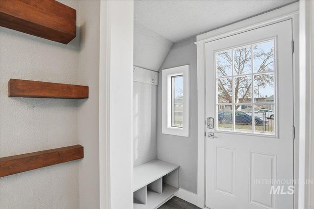 207 10th Avenue N., Nampa, ID 83687