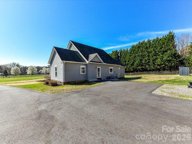 4566 Little Mountain Road, Catawba, NC 28609