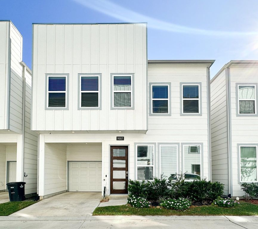 9007 Lonestar Creekbend Lane, Houston, TX 77080