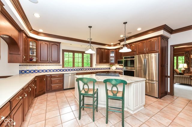 6819 Barrington Place, Fishers, IN 46038