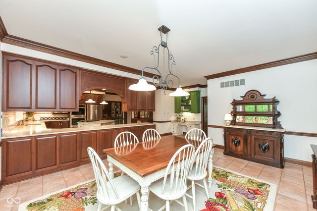 6819 Barrington Place, Fishers, IN 46038