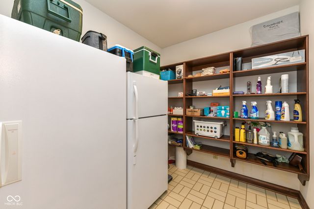 6819 Barrington Place, Fishers, IN 46038