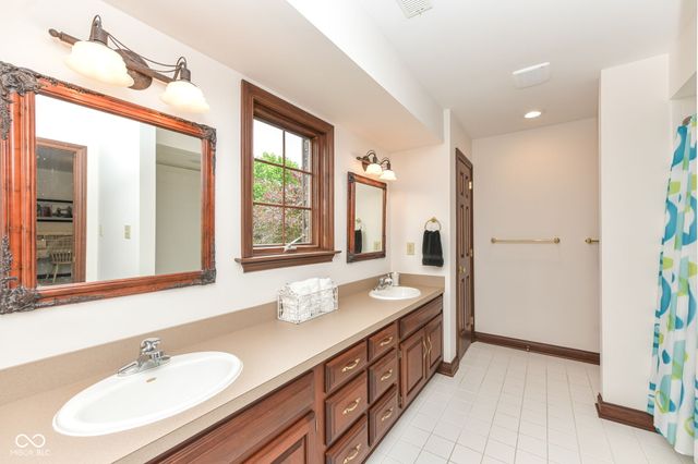 6819 Barrington Place, Fishers, IN 46038