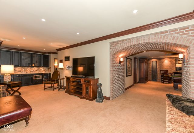 6819 Barrington Place, Fishers, IN 46038
