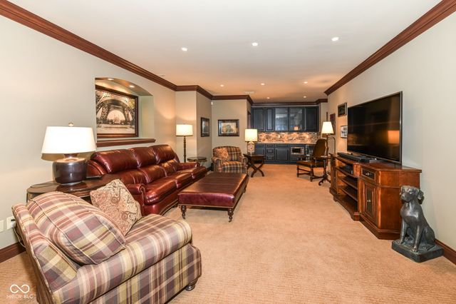 6819 Barrington Place, Fishers, IN 46038